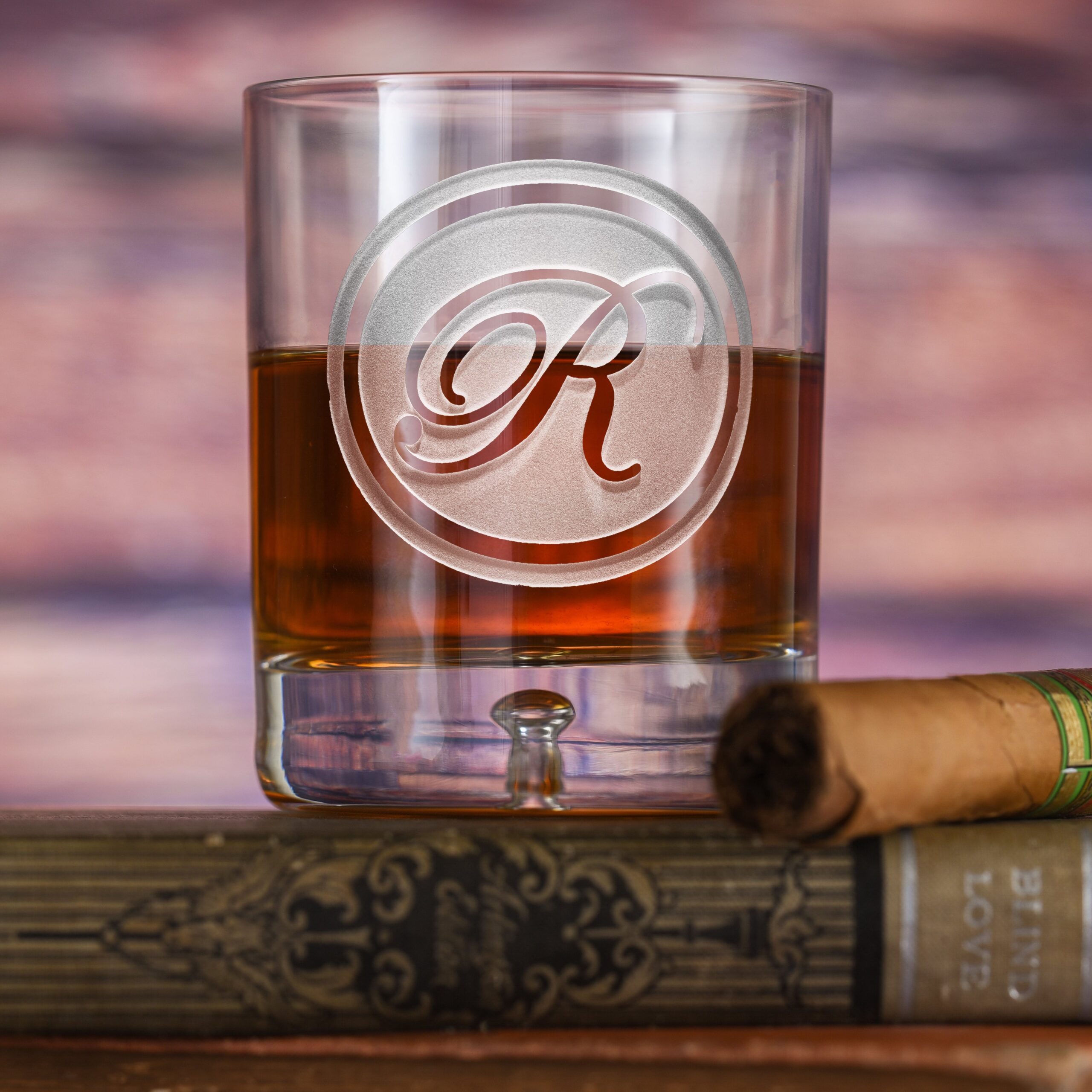 linimi Crystal Whiskey Glass with Monogram – Personalized Engraved Tumbler